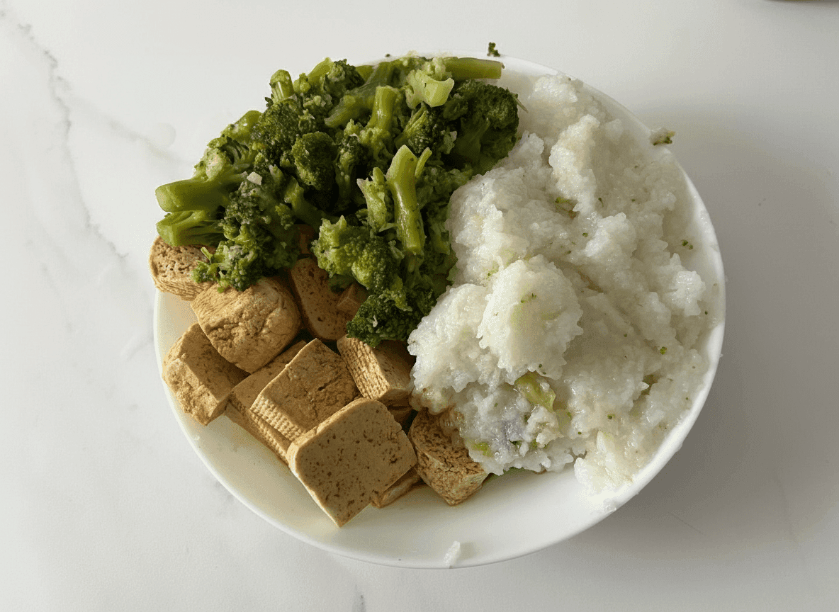 Tofu simplu cu broccoli și orez